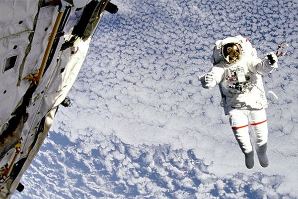 10,000 Cr Project to Put 3 Indians in Space by 2022