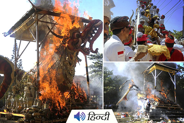 Families Hold Mass Cremation of 117 Bodies in Bali